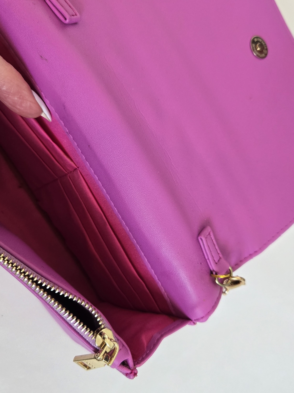 NWT bebe Sophia Quilted Grape - Chain Shoulder Vegan Bag- Edgy, Chic, Versatile. - Picture 8 of 10